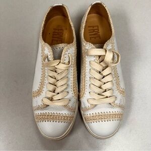 Frye Women's Ivy Crochet White and Tan Sneakers
Size 8.5 Preowned
